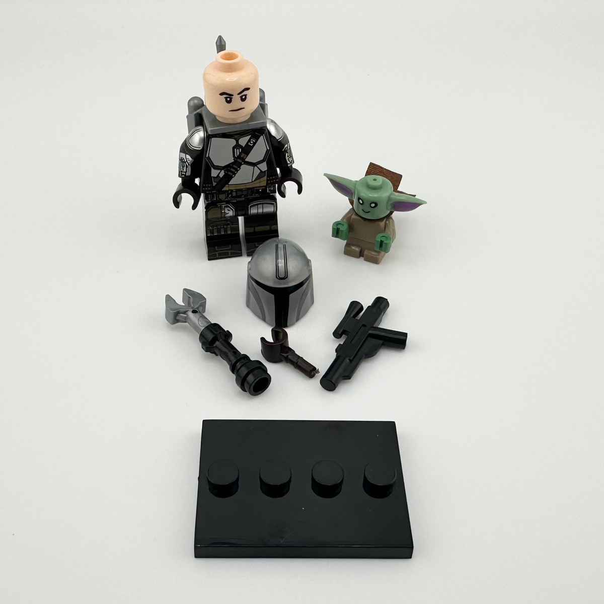 Mandalorian w/ Grogu - Star Wars - Minifig