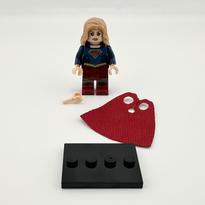 SuperGirl - Marvel/DC Comics - Minifig