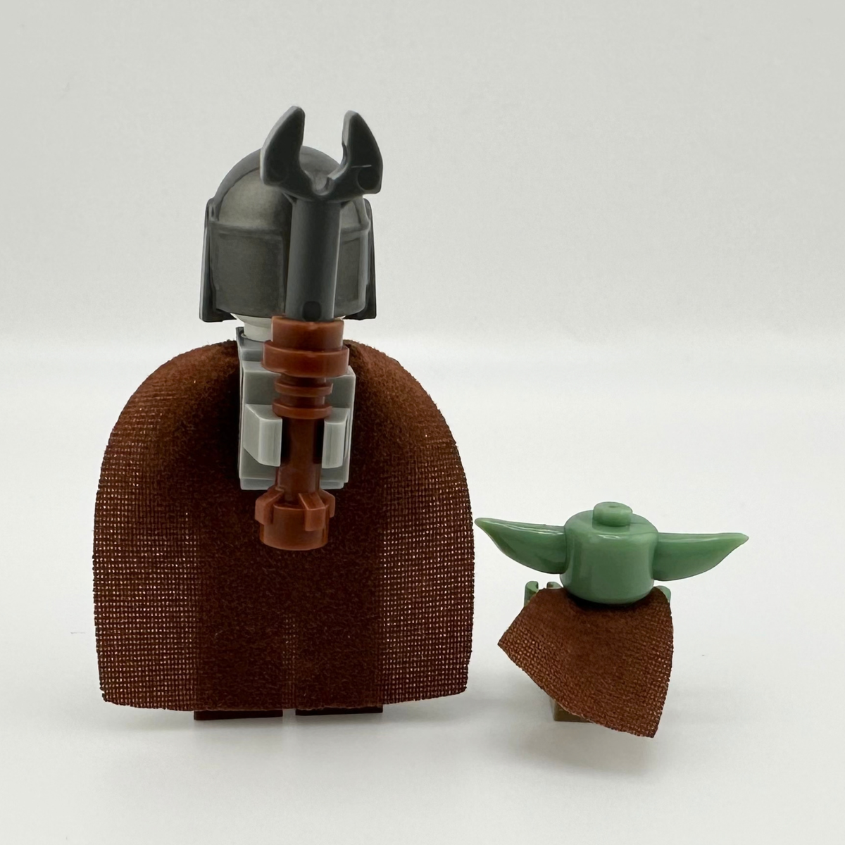 The Mandalorian/Din Djarin w/ Grogu - Star Wars - Minifig
