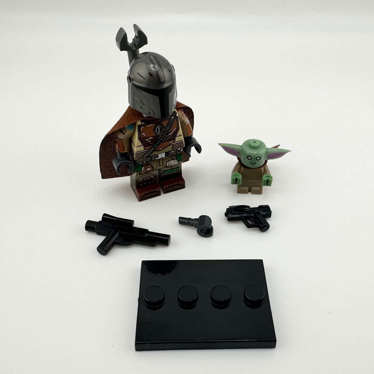 The Mandalorian/Din Djarin w/ Grogu - Star Wars - Minifig